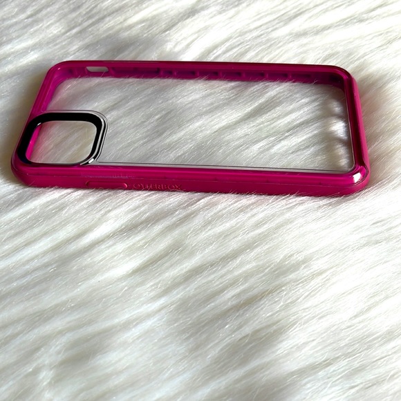 iPhone 11 Pro Max  Otterbox case USED - Picture 3 of 4